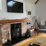 The Cottage At Ashbrook - Charming Country Cottage Near Belfast